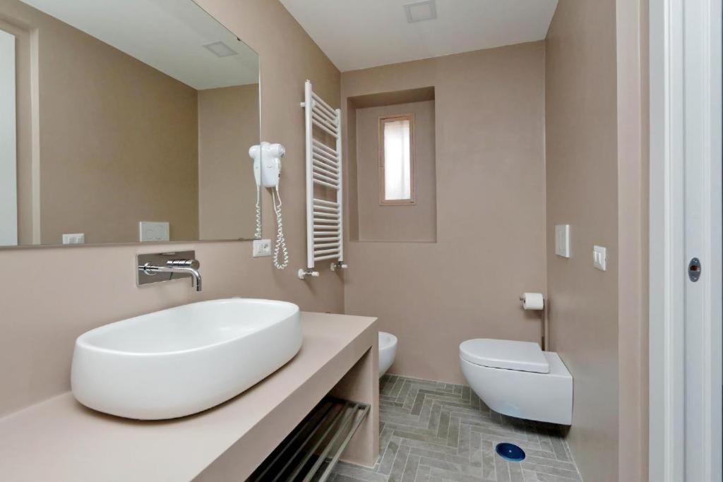 Della Croce Rooms Rome Exterior photo